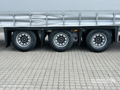Schmitz Cargobull Curtainsider Mega Getränke 