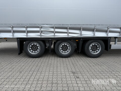 Schmitz Cargobull Curtainsider Mega Getränke 