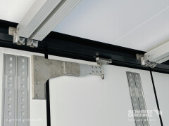 Schmitz Cargobull Trockenfrachtkoffer Faltwand Doppelstock Faltwandtür links 